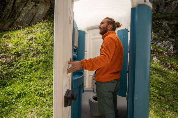Best Portable restroom trailer rental  in Bloomfield, NY